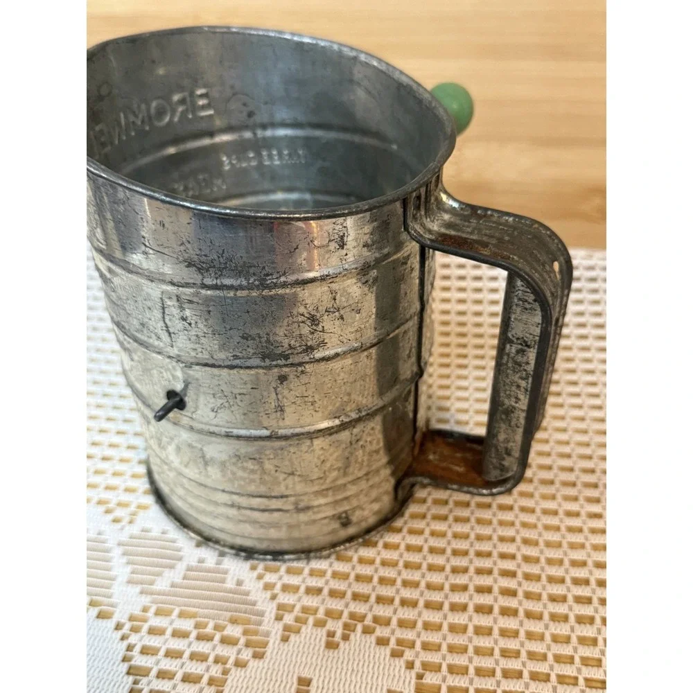 Vintage Bromwell's 1753995 Silver Green Knob Rustic 3-Cup Measuring Flour Sifter